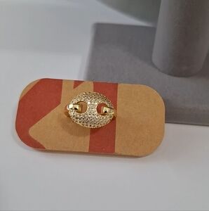 Multi diamonds oval ring